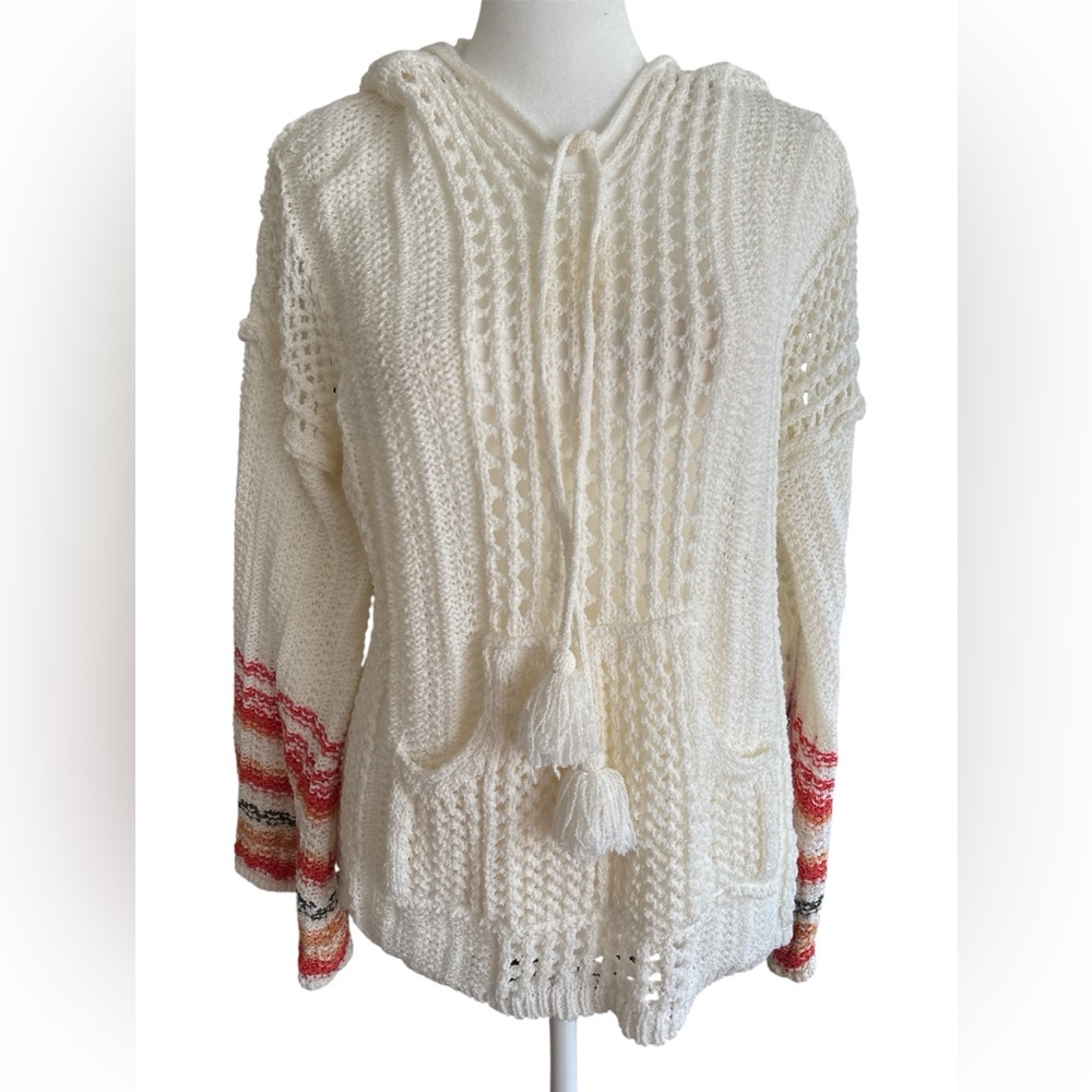 POL Crochet coverup pullover Top w/pompoms. Bell Sleeves Sz Large.Bohemian Look.
